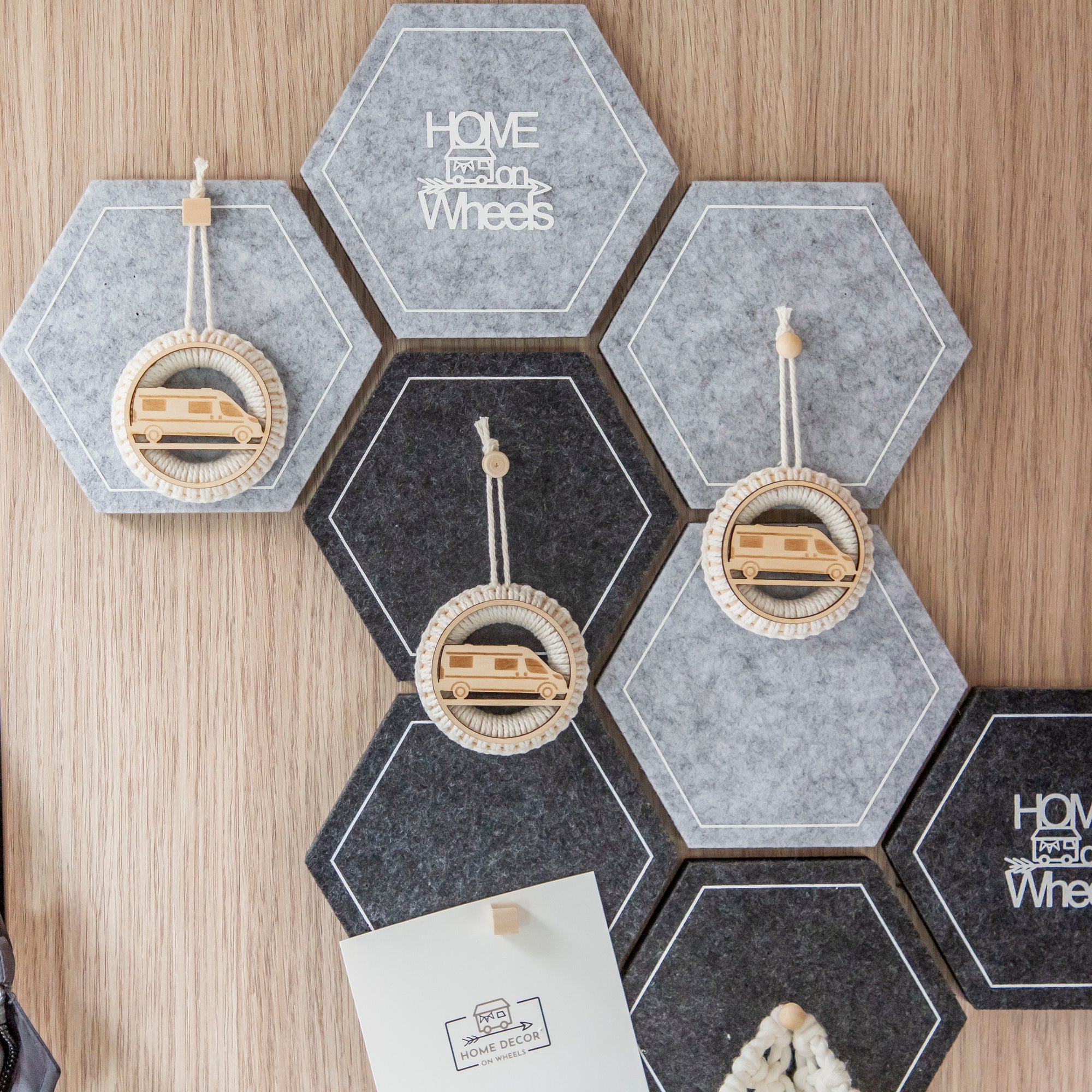 Dekoset - Filz-Pinnwand & Makramee Dekoanhänger