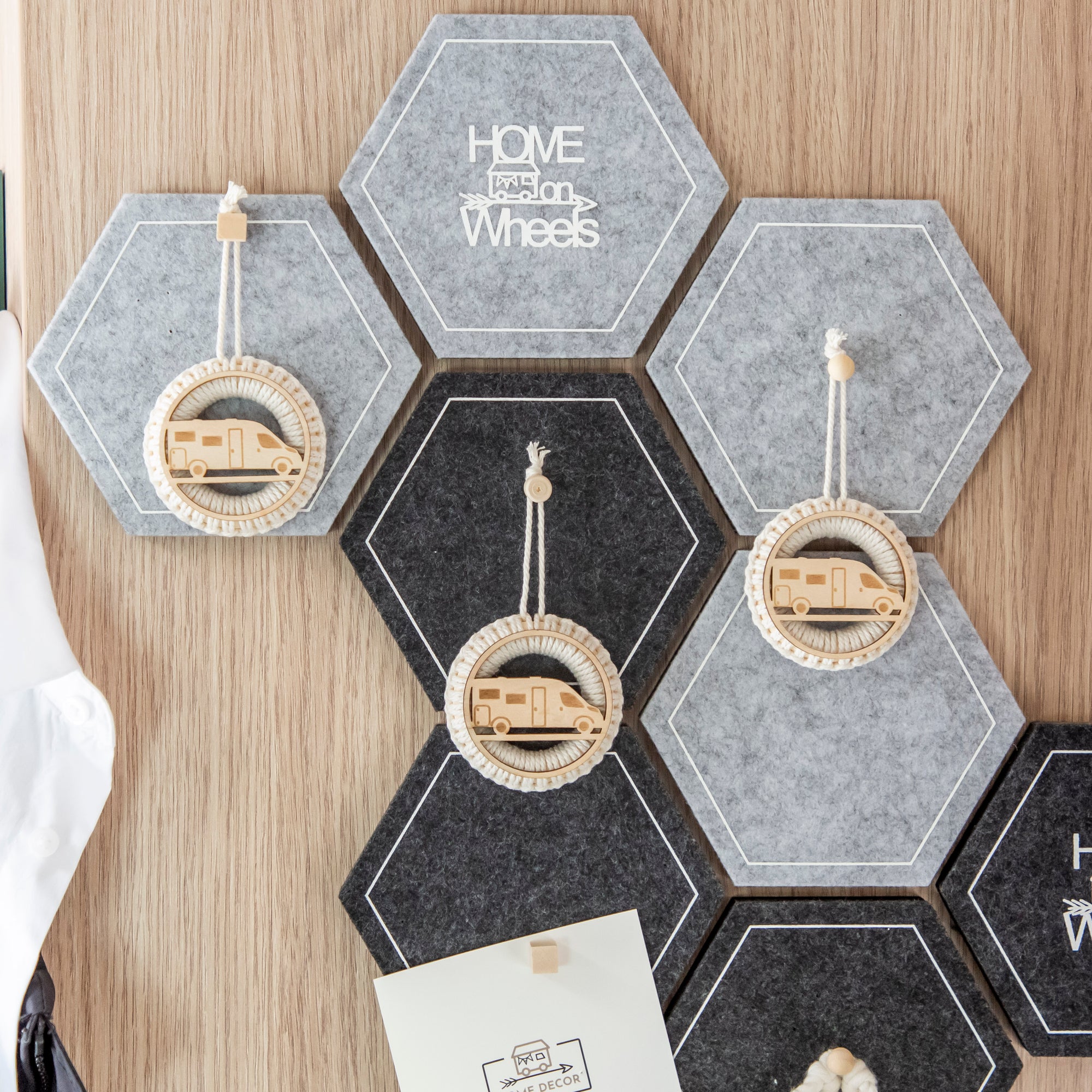 Dekoset - Filz-Pinnwand & Makramee Dekoanhänger