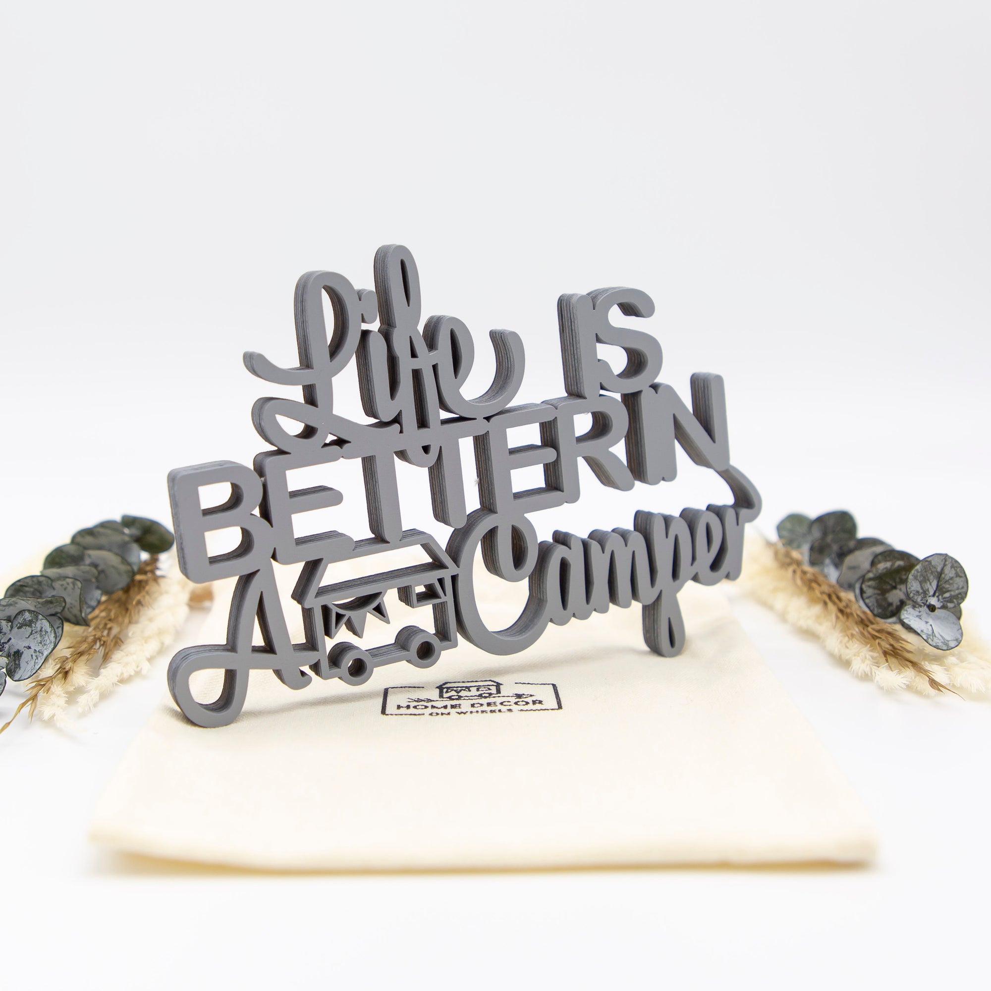 Holz-Schriftzug Life Is Better In A Camper
