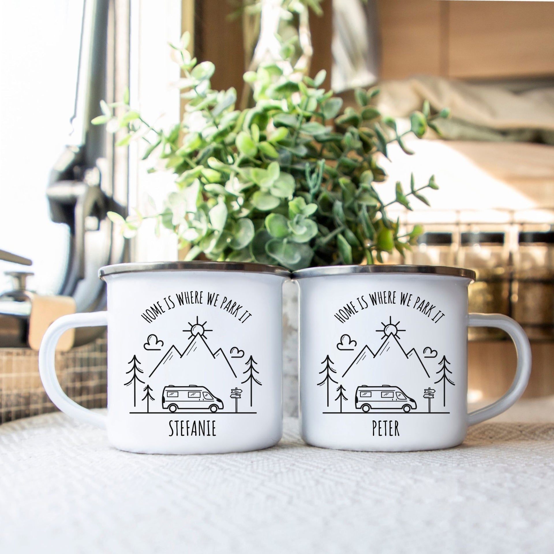 spruch für camper Personalisierte Emaille Tasse »Home is where we park it« – Home Decor On Wheels